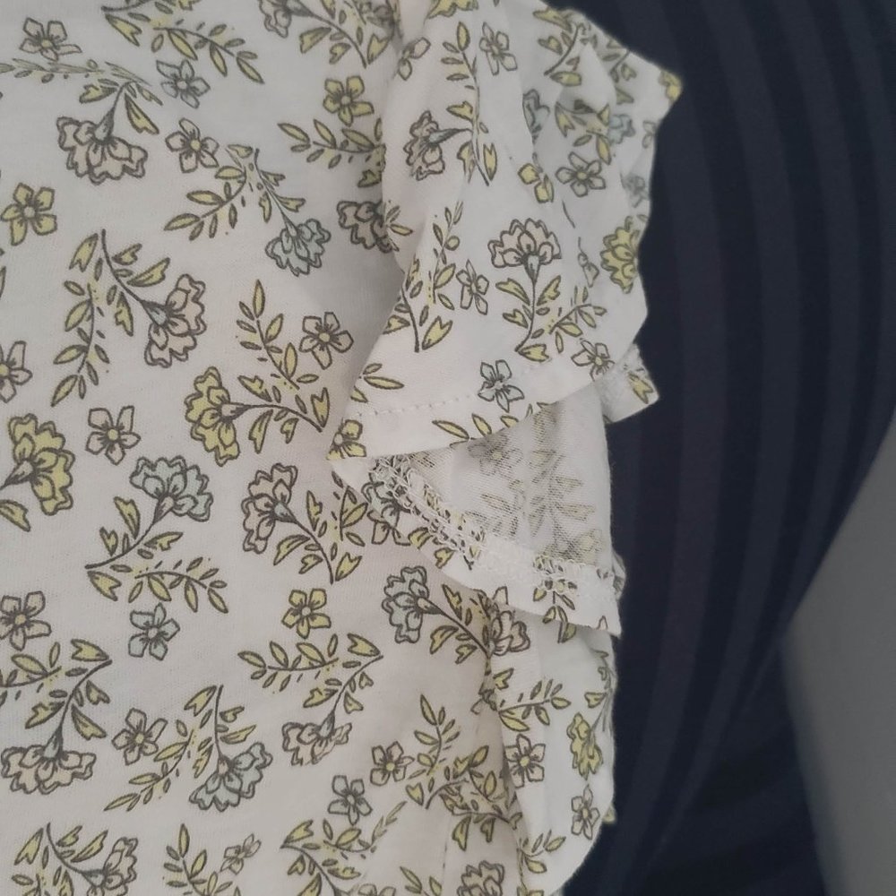 TOP RUFFLE SLEEVES SHELL - Picture 8 of 9